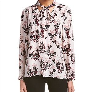 💥3 FOR $12 Vince Camuto “Leaf Trio” top size S